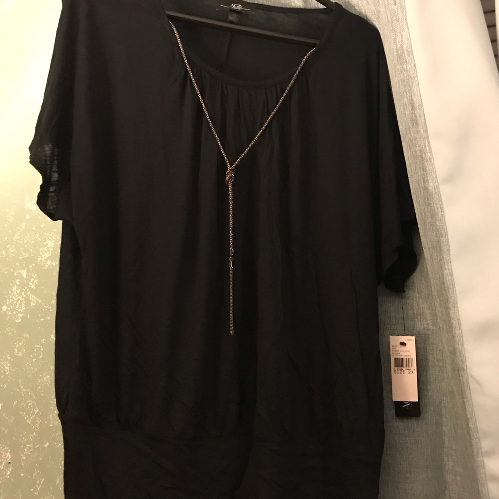 Black short sleeves top with metal removable tie